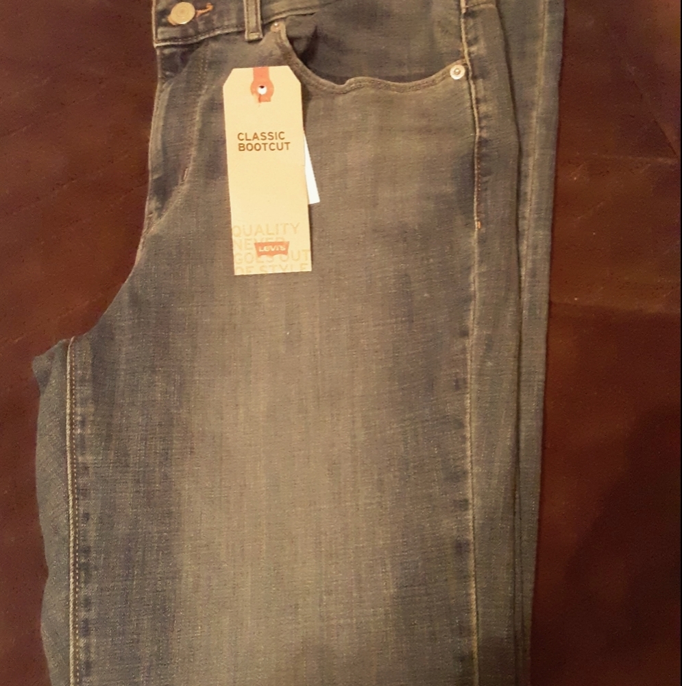 Women Levis Size 8 Classic Bootcut Jeans